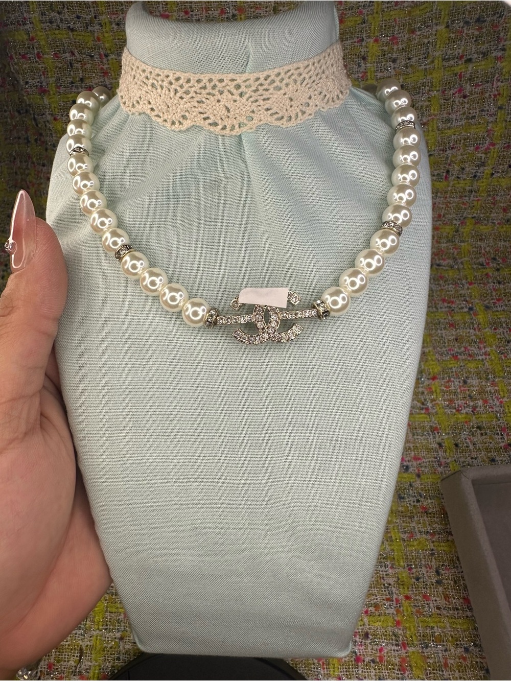 AA great Pearl Statement Necklace with Crystal Logo Accent - White